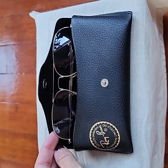 Ray-Ban aviators with case - Picture 4 of 4